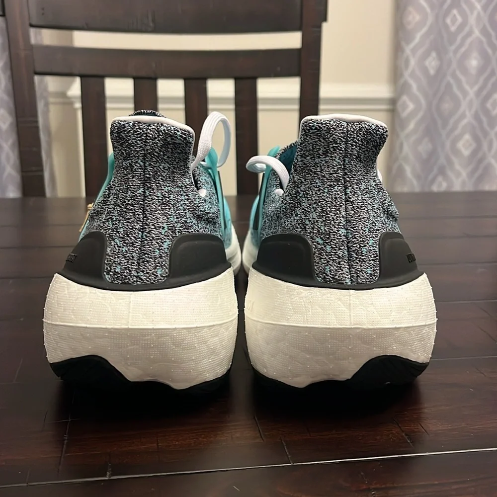 Adidas Ultraboost Light Boost Shoes Sneakers new Aqua IE1694 Mens Size 16